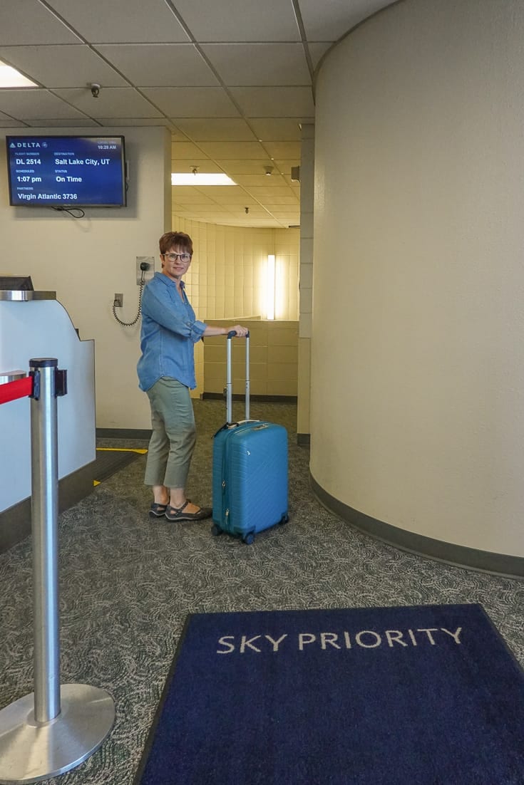 Andi Wearing Chicos Summer Travel Collection at the Airport Andi Wearing Chicos Summer Travel Collection at the Airport