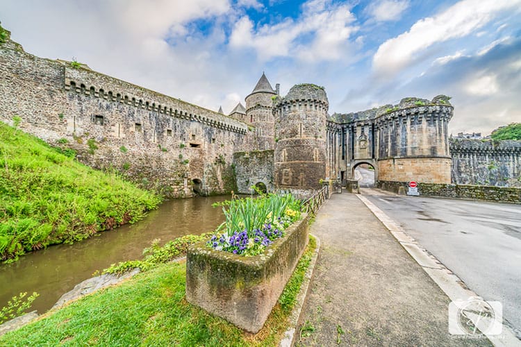 Chateau de Fougeres - Fougeres France hero
