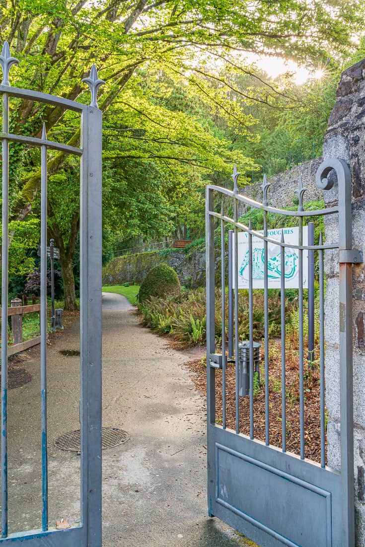 Garden along the Nancon River in the medieval quarter